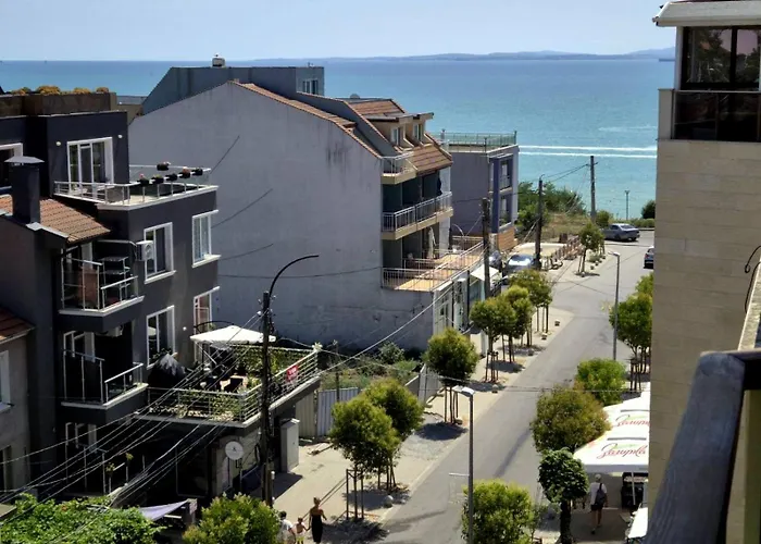 Gnezdo Sarafovo * Burgas