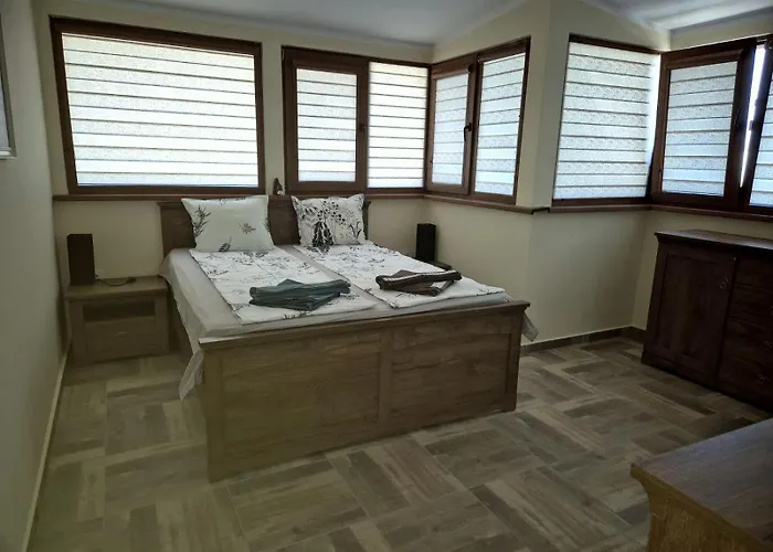 Gnezdo Sarafovo * Burgas